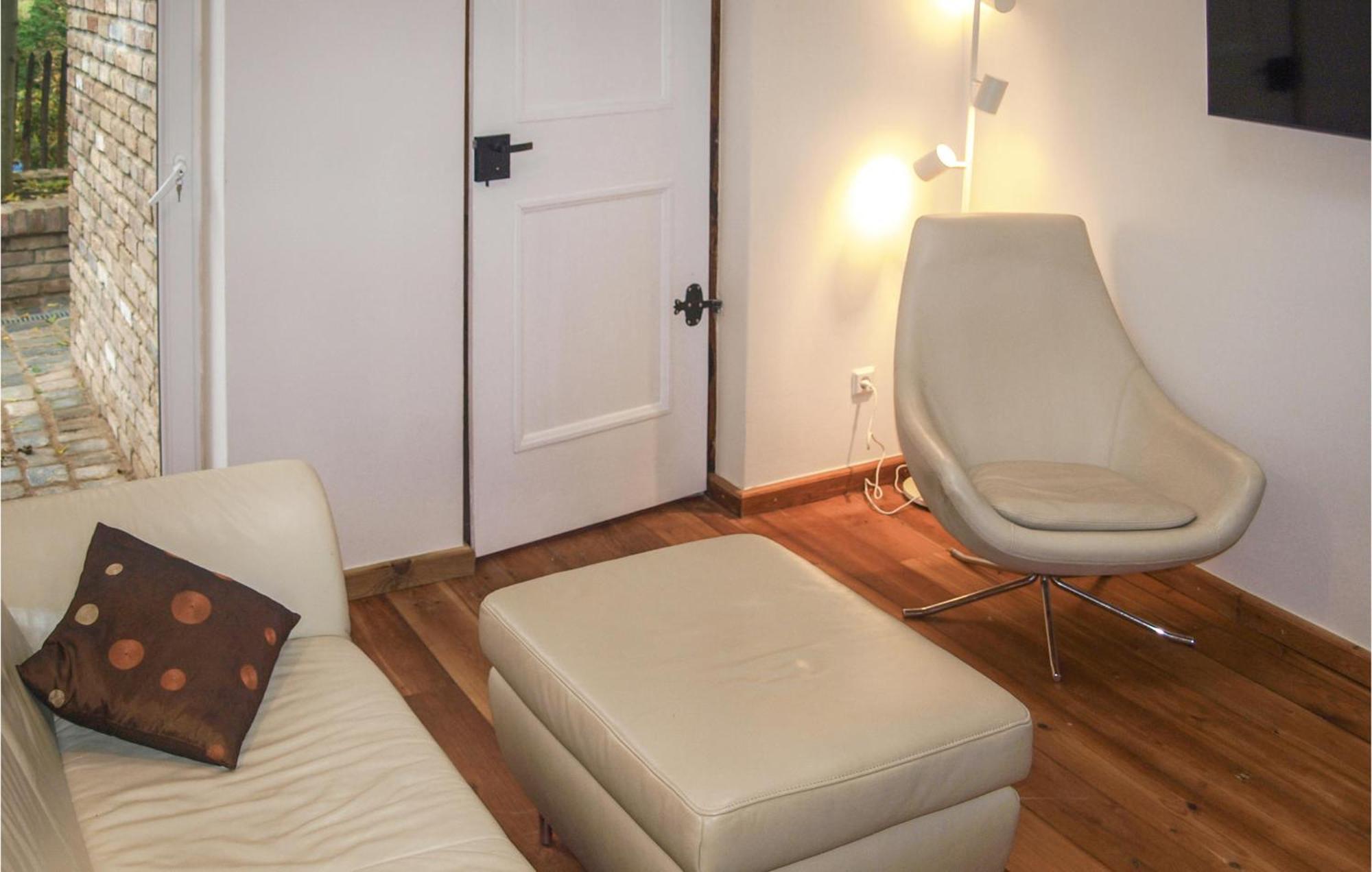 Awesome Home In Buetzow With Wifi Buitenkant foto